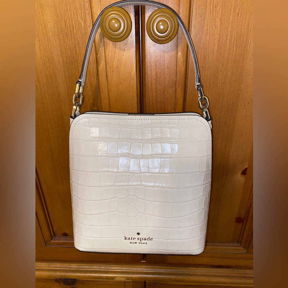 Kate spade cream colored alligator print embossed leather bag
